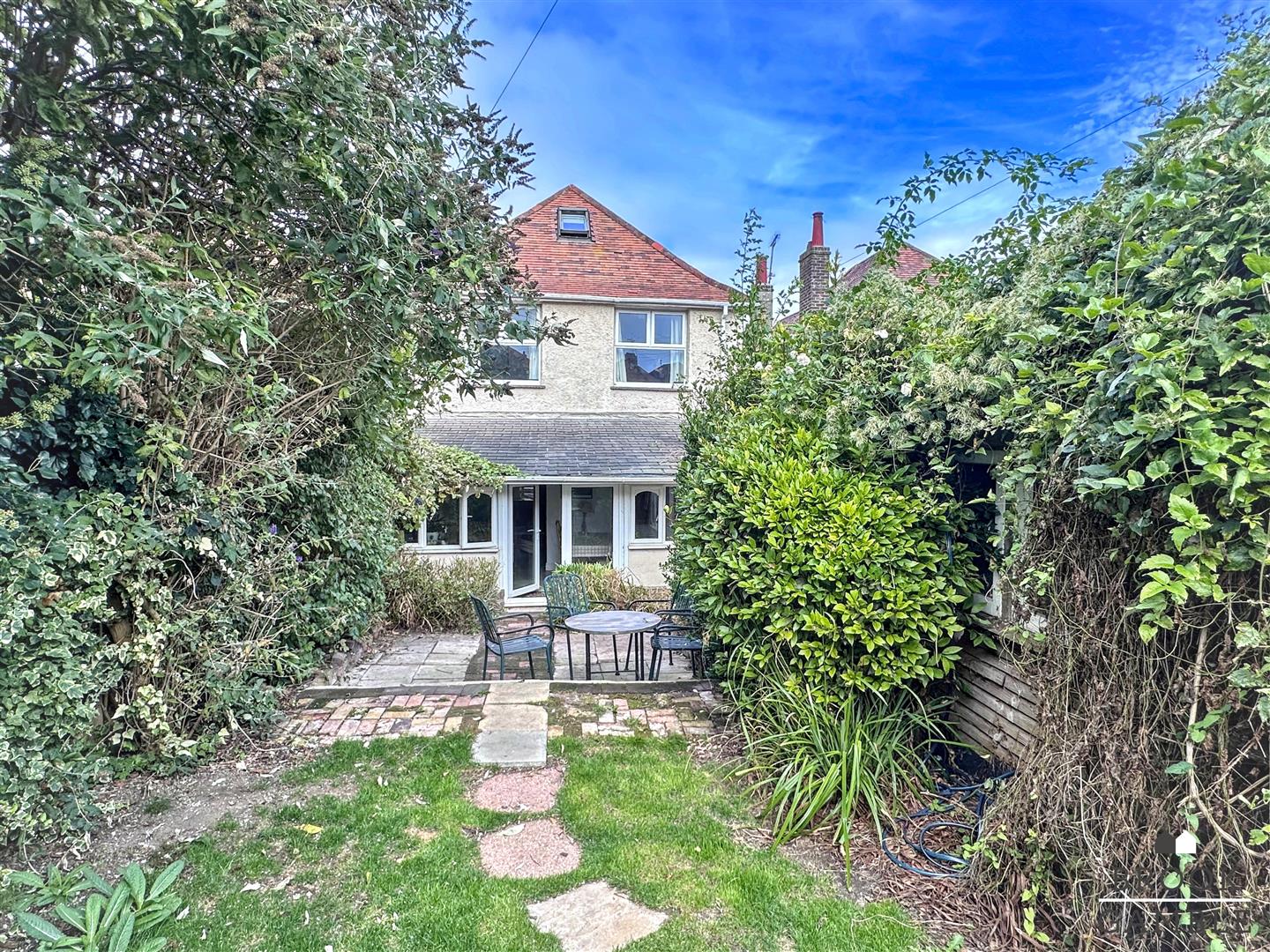 4 Bedroom House. Upwick Road in Eastbourne, East Sussex 32